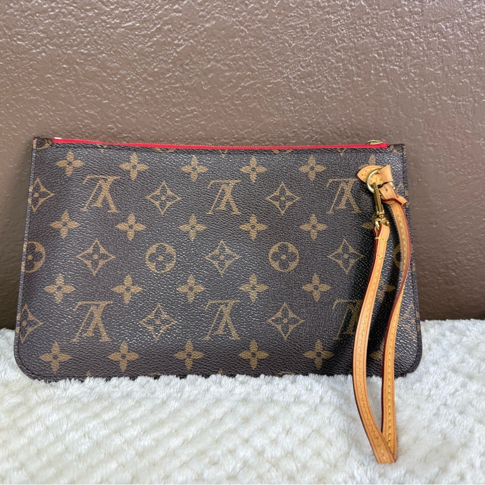 Authentic Louis Vuitton Monogram Neverfull Pouch